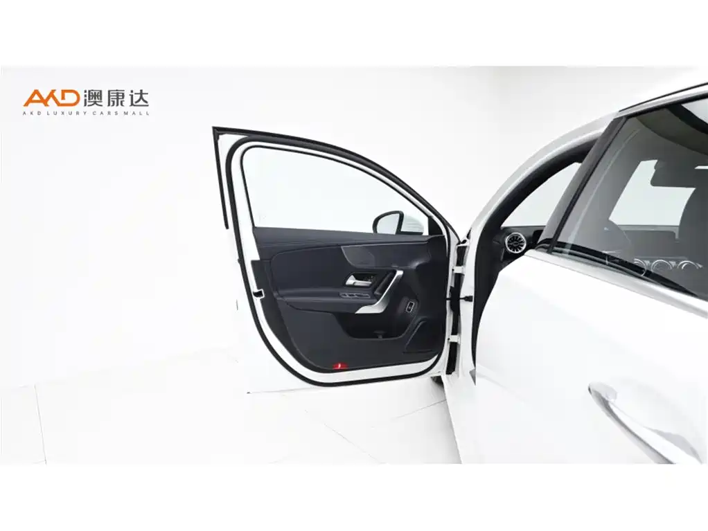Mercedes-Benz A-Class 2022 — фото 10