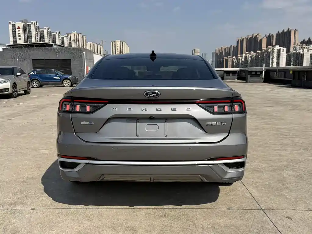 Ford Mondeo 2022 — фото 15