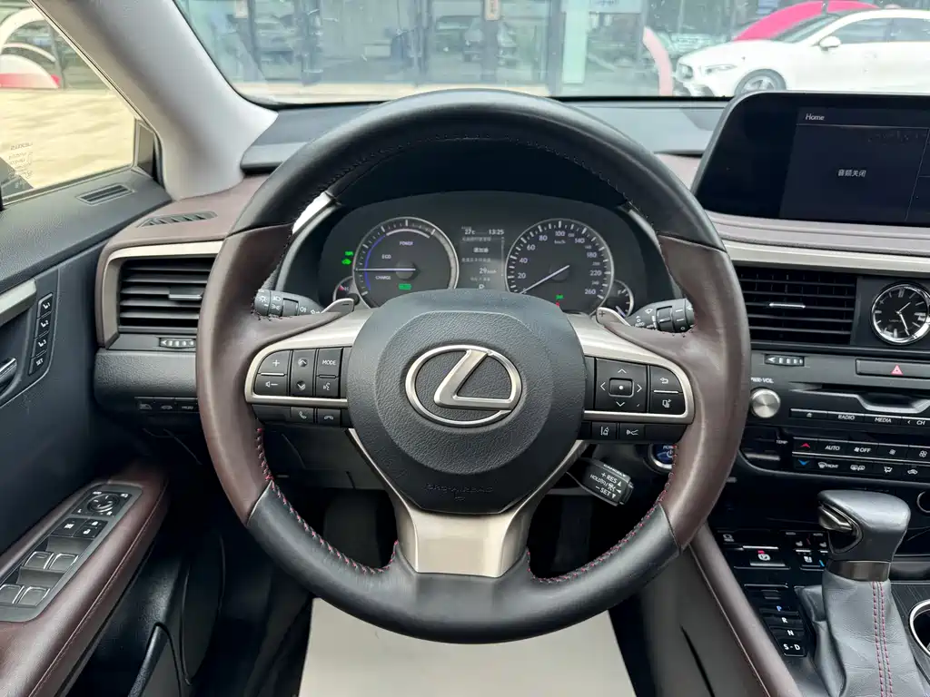 Lexus RX 2022 — фото 16