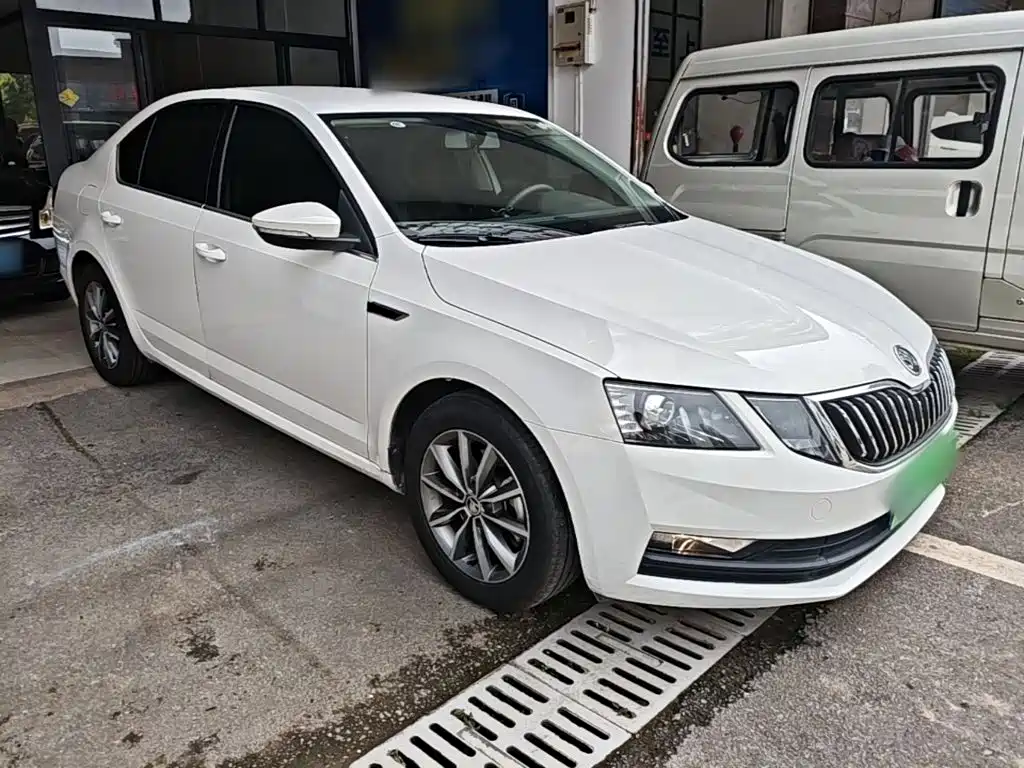 Skoda Octavia 2018 — фото 4