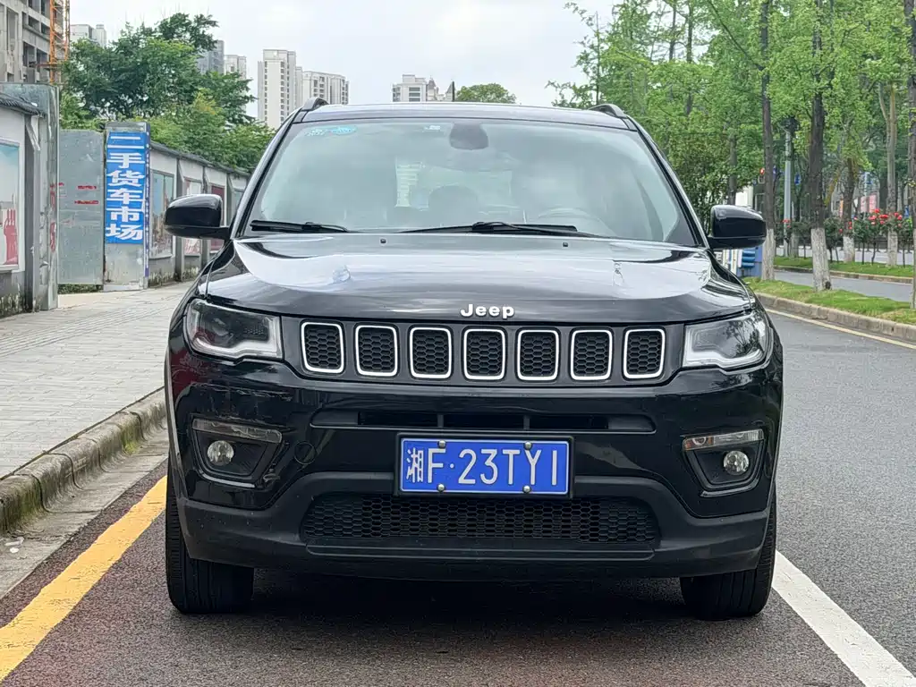 Jeep Compass 2018 — фото 2