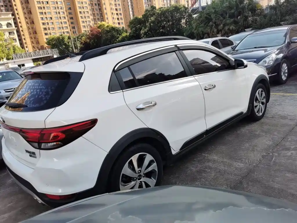 Kia KX Cross 2018 — фото 7