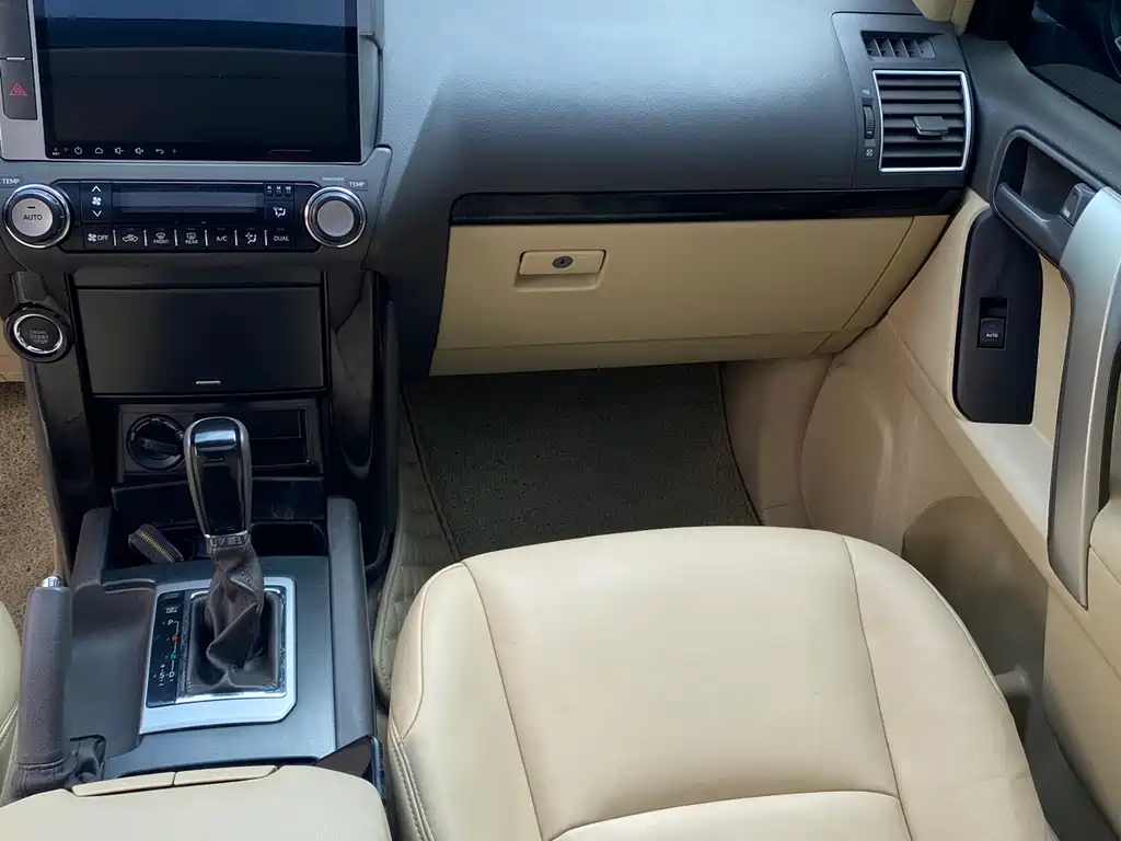 Toyota Prado 2017 — фото 11