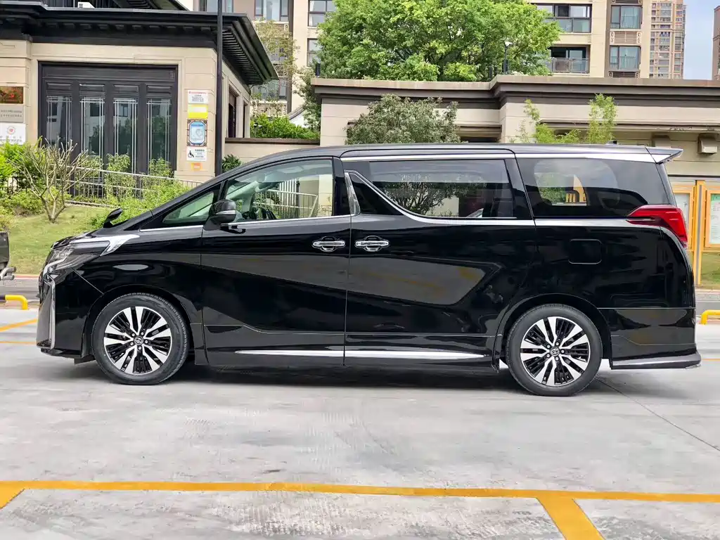 Toyota Alphard 2018 — фото 5