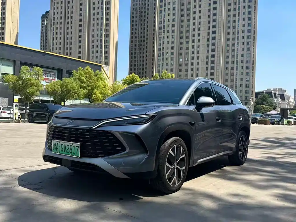 BYD L DM-i 2026 — фото 1