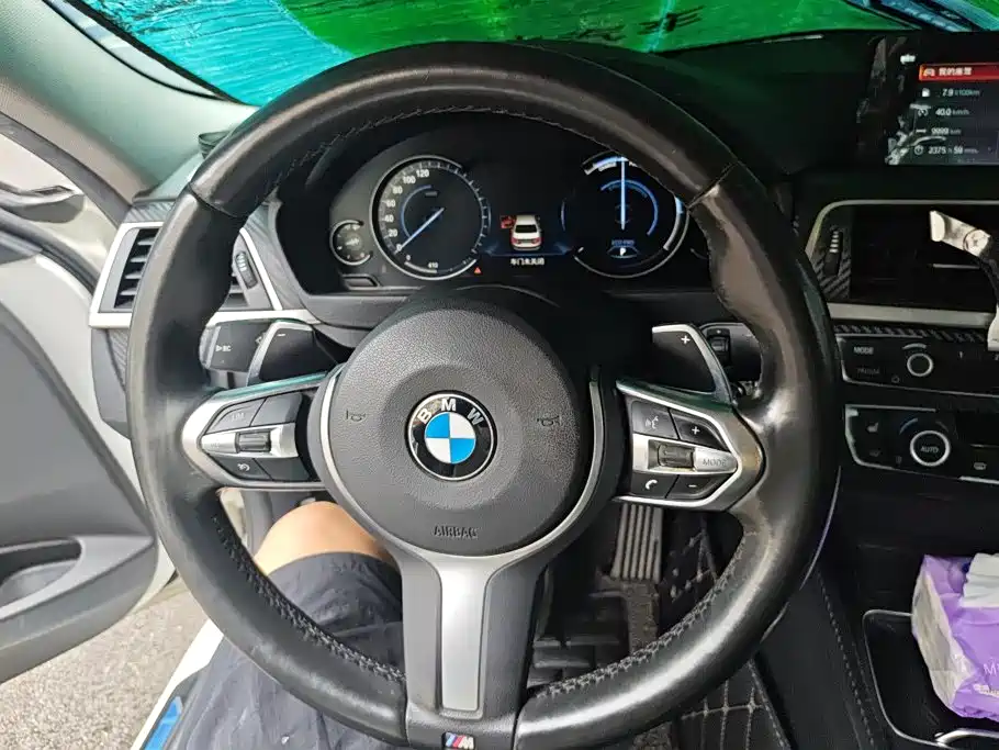 BMW 3 Series 2018 — фото 15
