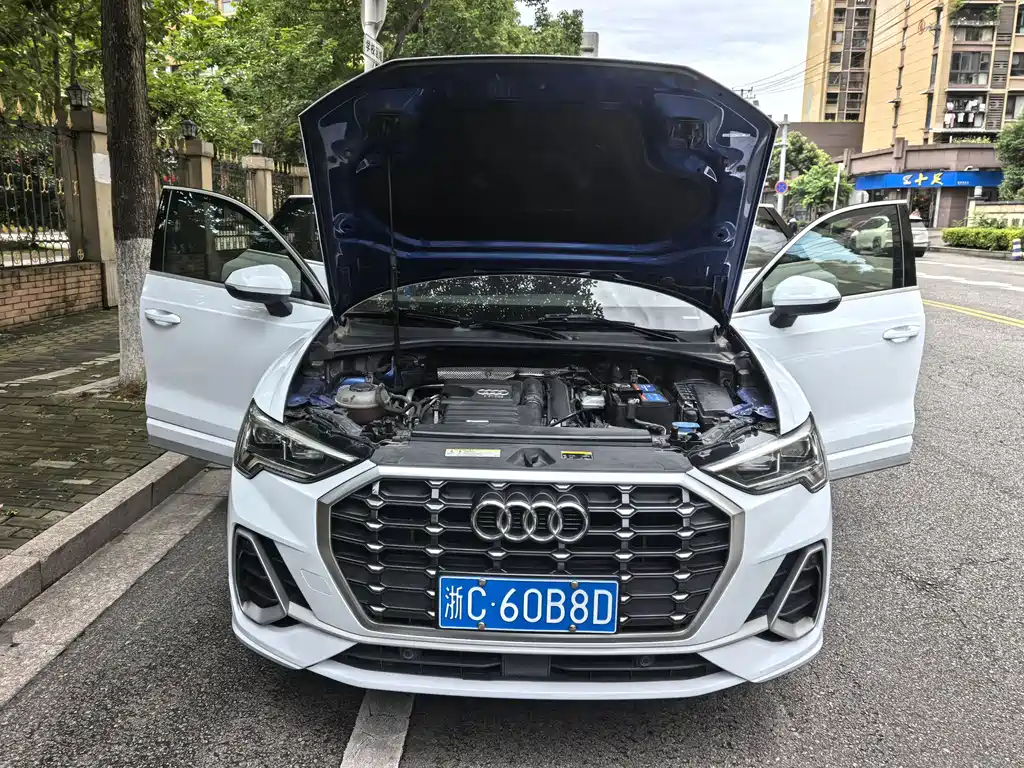Audi Q3 2021 — фото 10