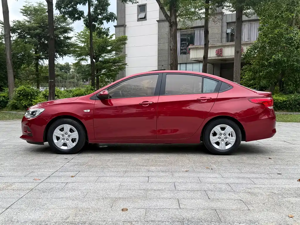 Chevrolet Cavalier 2018 — фото 4