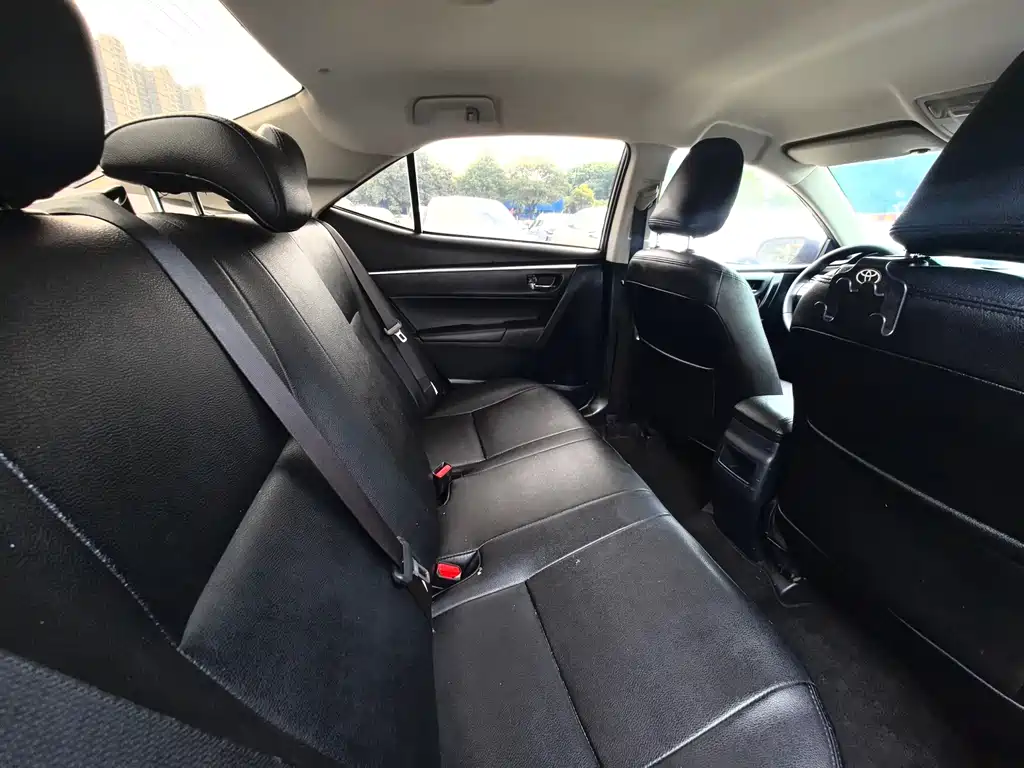 Toyota Corolla 2018 — фото 12