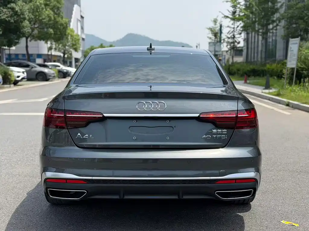 Audi A4L 2021 — фото 13