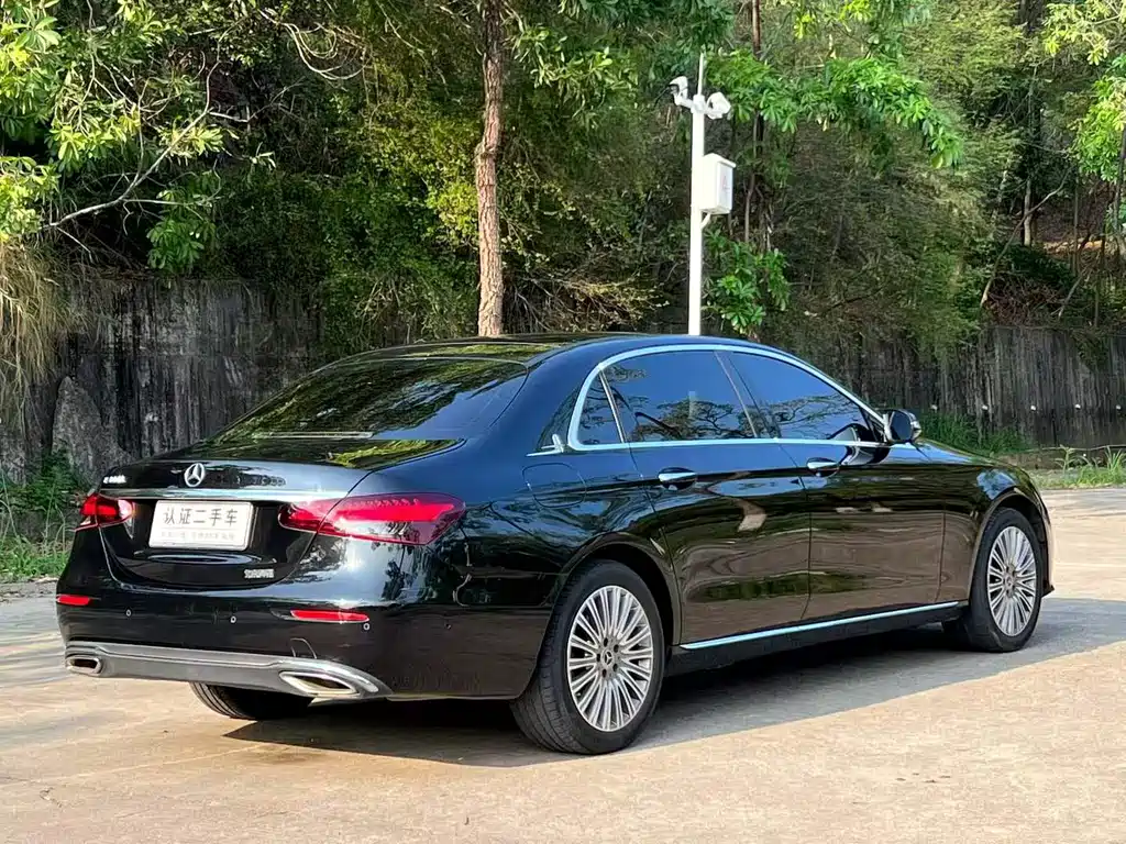 Mercedes-Benz E-Class 2022 — фото 10