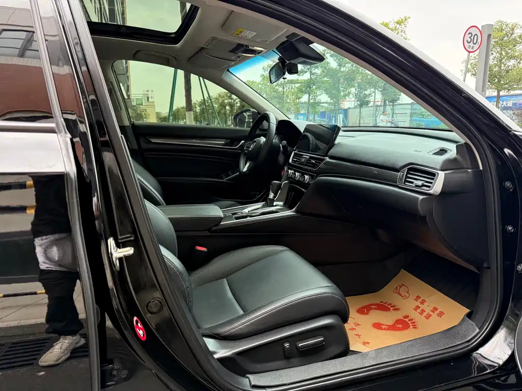 Honda Accord 2023 — фото 10