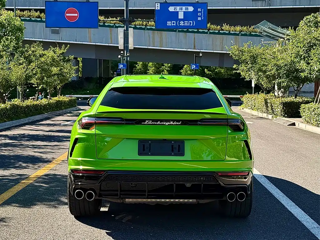 Lamborghini Urus 2023 — фото 4