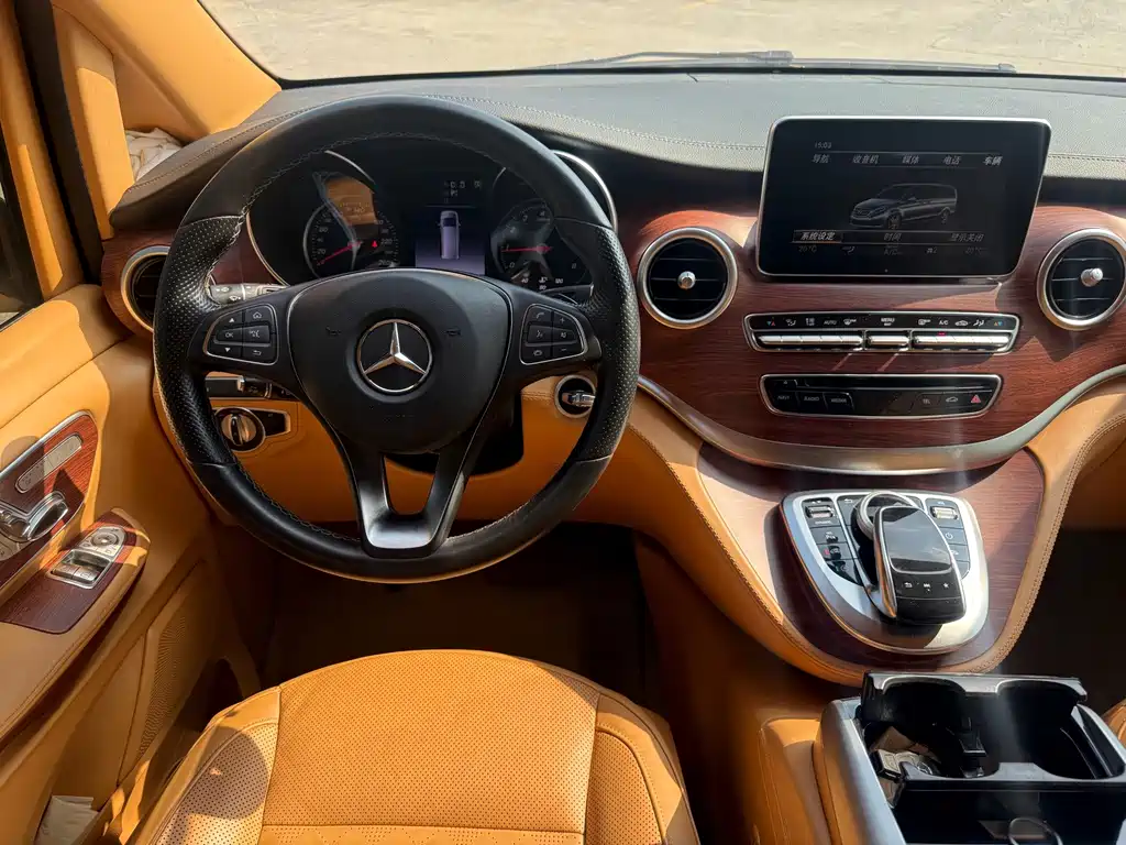 Mercedes-Benz V-Class 2020 — фото 10