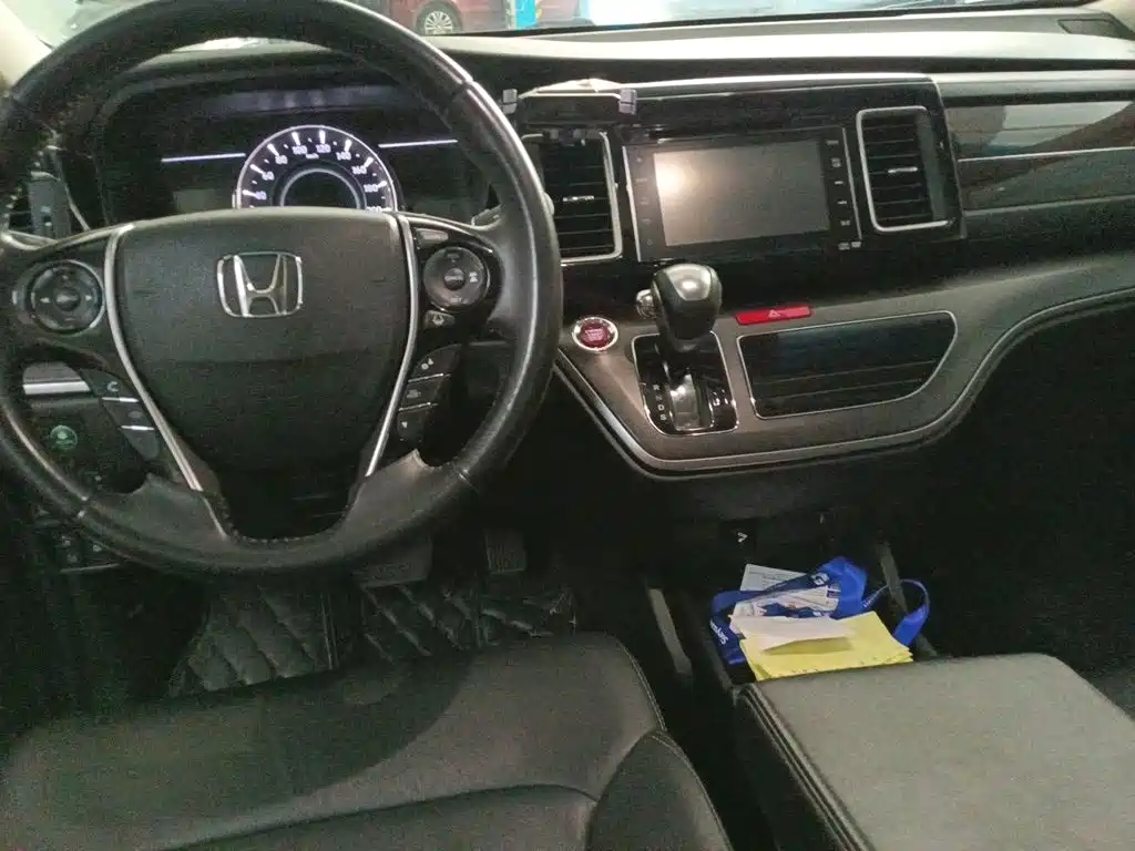 Honda Elysion 2017 — фото 13
