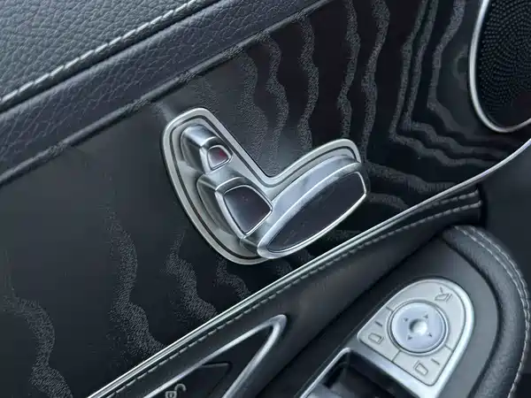 Mercedes-Benz C-Class 2019