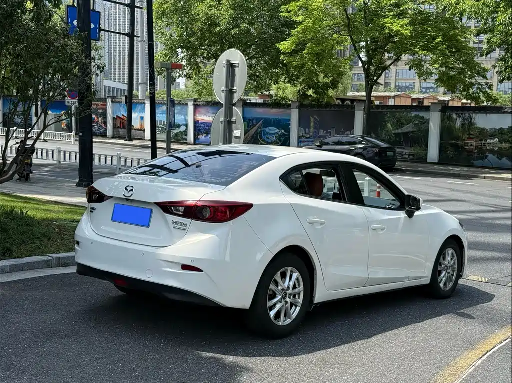 Mazda 3 Axela 2014 — фото 13