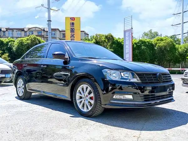 Volkswagen Lavida 2015