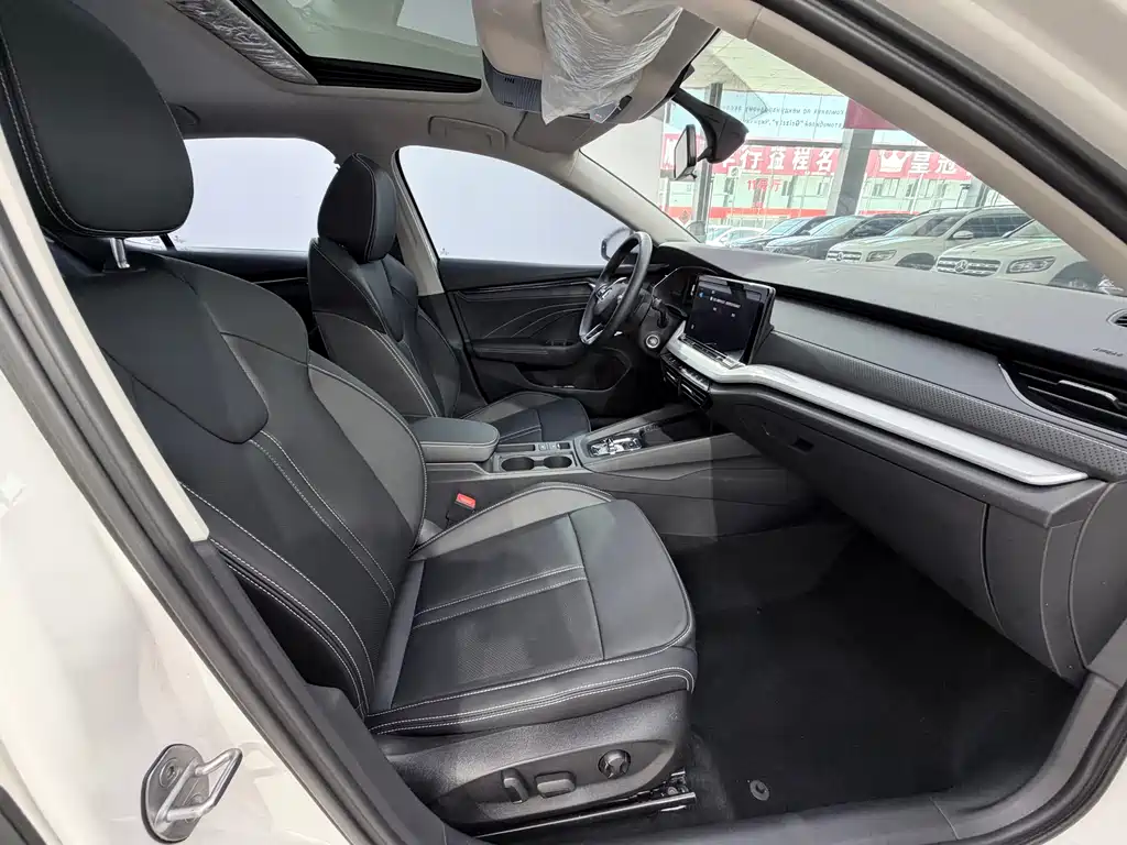 Skoda Octavia 2022 — фото 9