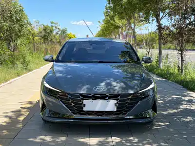 Hyundai Elantra 2022