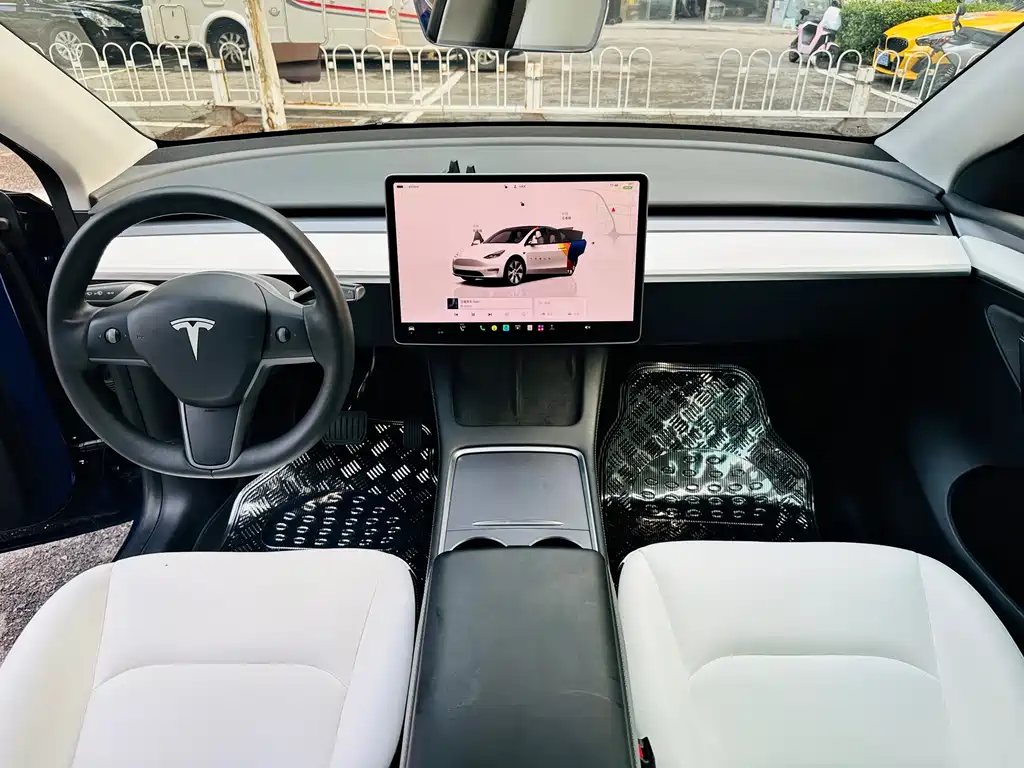 Tesla Model Y 2023 — фото 18