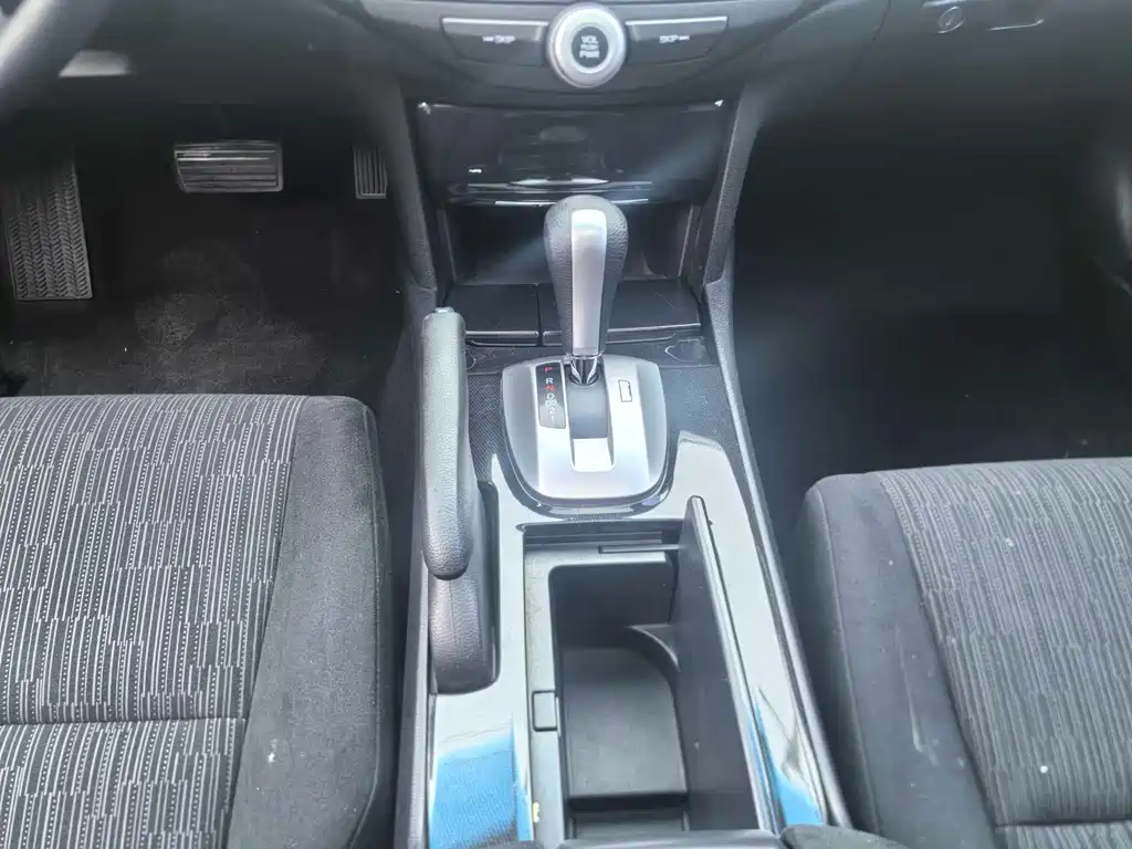 Honda Accord 2013 — фото 10