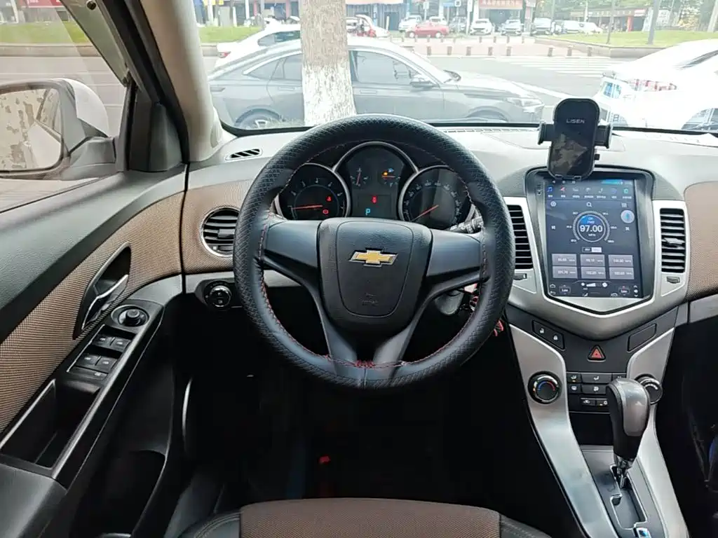 Chevrolet Cruze 2016 — фото 11