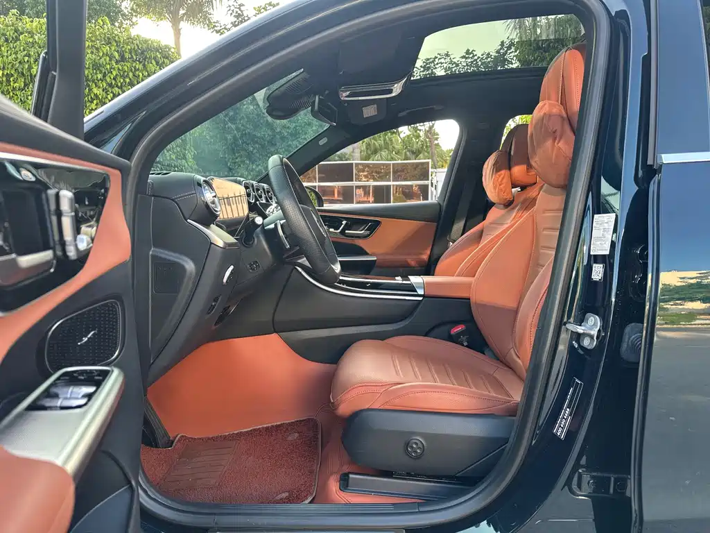 Mercedes-Benz GLC 2025