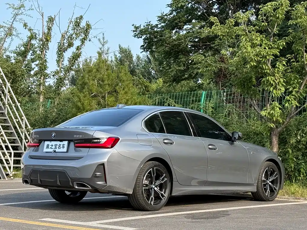 BMW 3 Series 2024 — фото 12