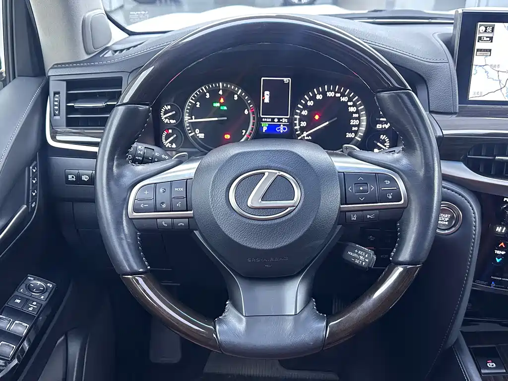Lexus LX 2020 — фото 7