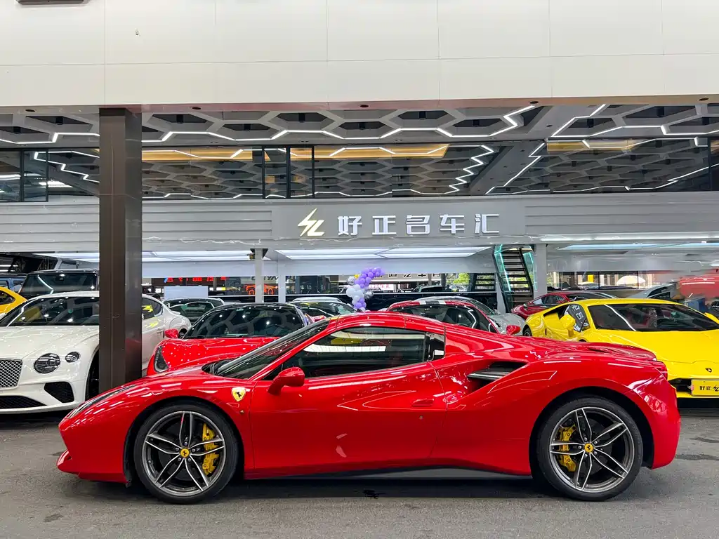 Ferrari 488 2019 — фото 15