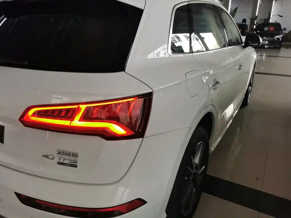 Audi Q5L 2019 — фото 8