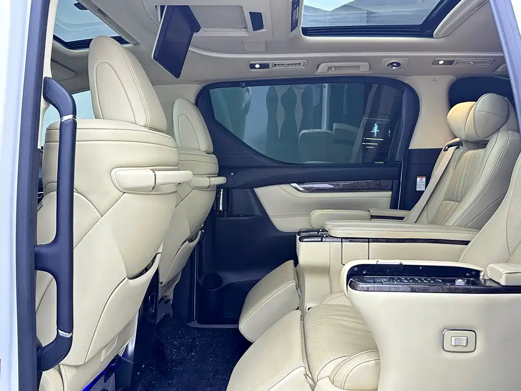 Toyota Vellfire 2020 — фото 6