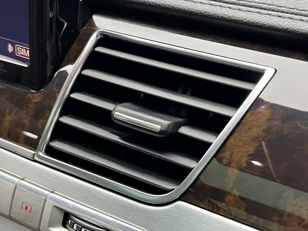 Audi A8 2015 — фото 21