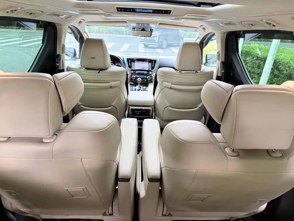 Toyota Alphard 2020 — фото 24