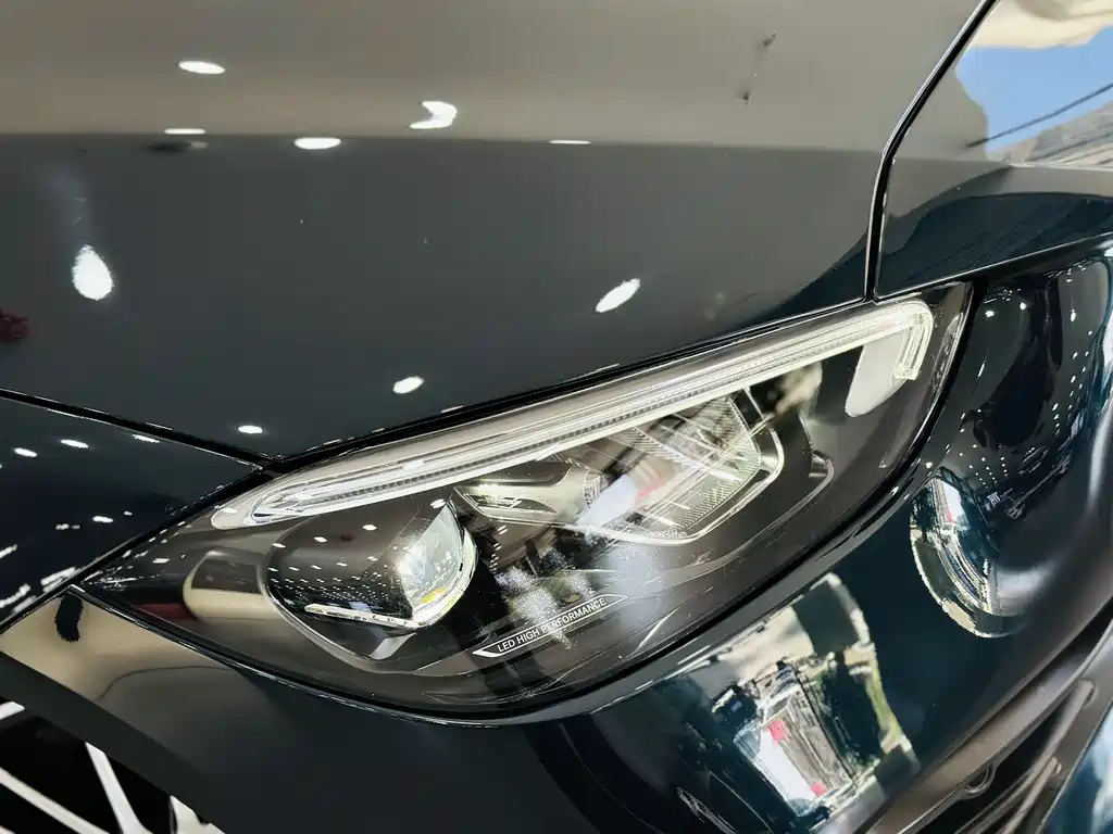 Mercedes-Benz C-Class 2023 — фото 10
