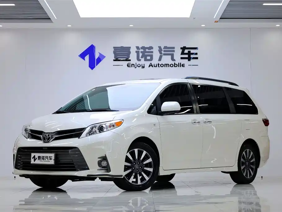 Toyota Sienna 2020 — фото 1