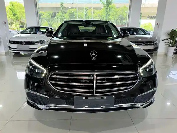 Mercedes-Benz E-Class 2023
