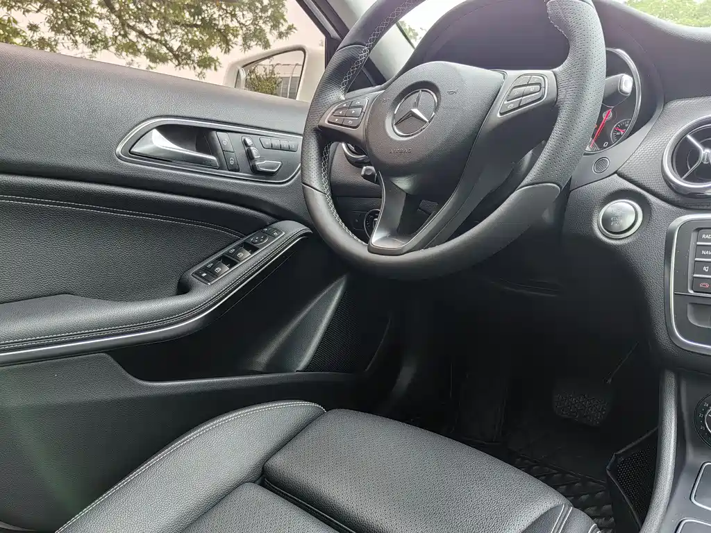 Mercedes-Benz GLA 2018 — фото 27