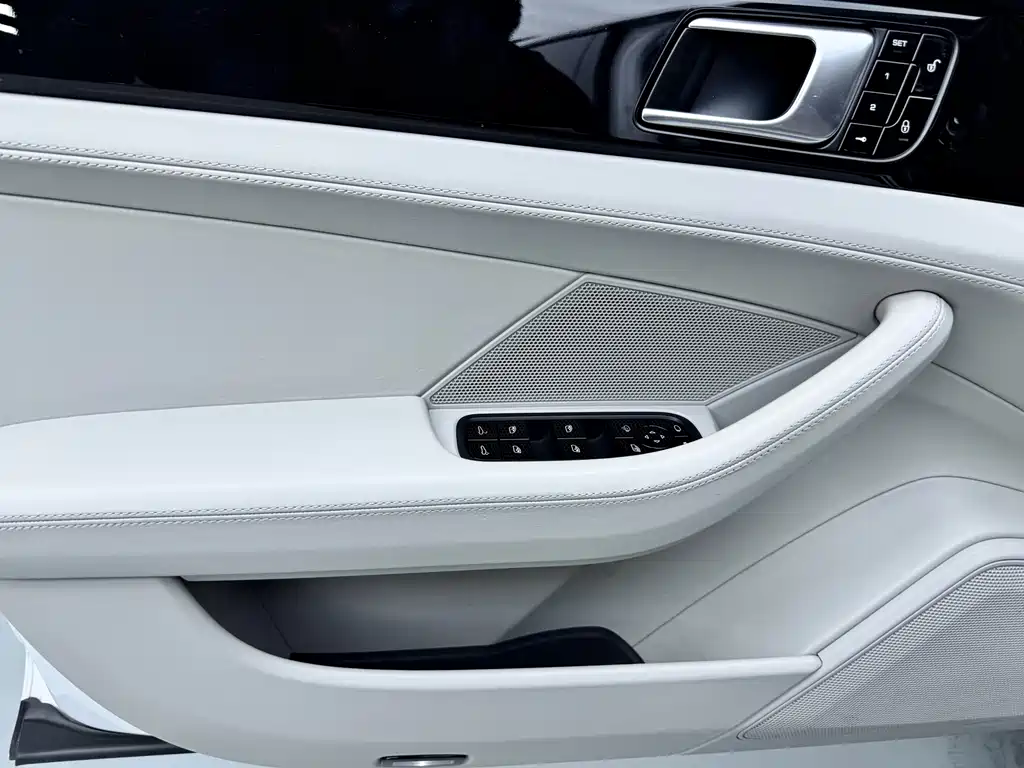 Porsche Panamera 2017 — фото 10