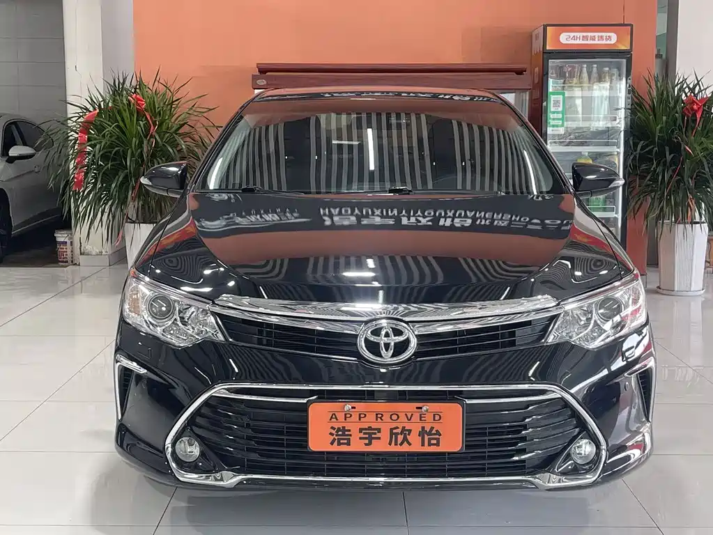 Toyota Camry 2017 — фото 2