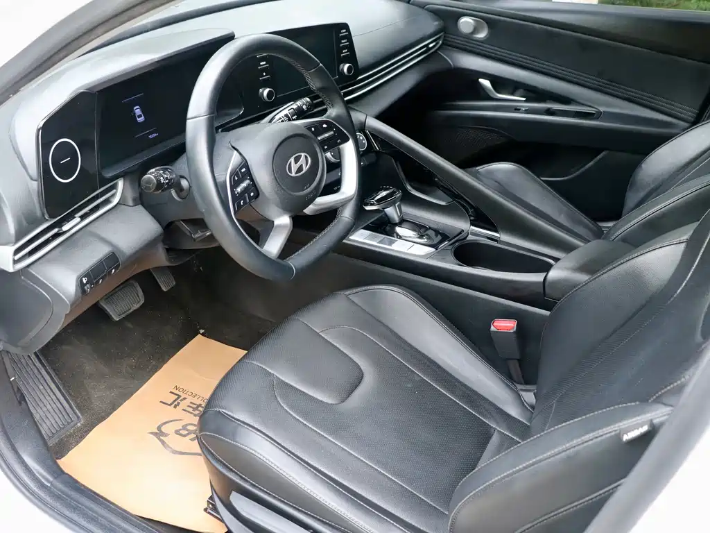 Hyundai Elantra 2023