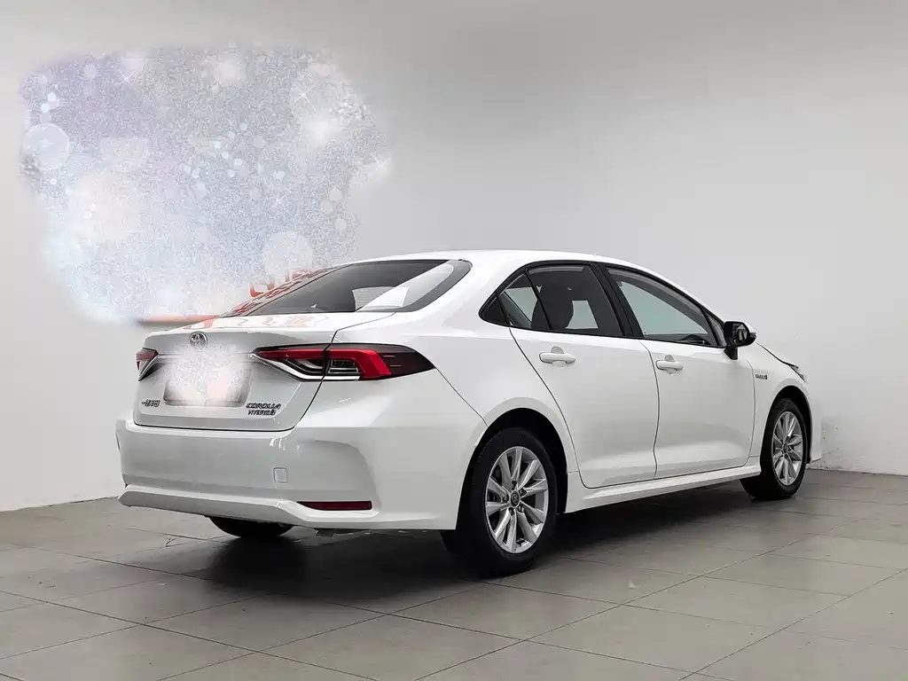 Toyota Corolla 2023 — фото 10