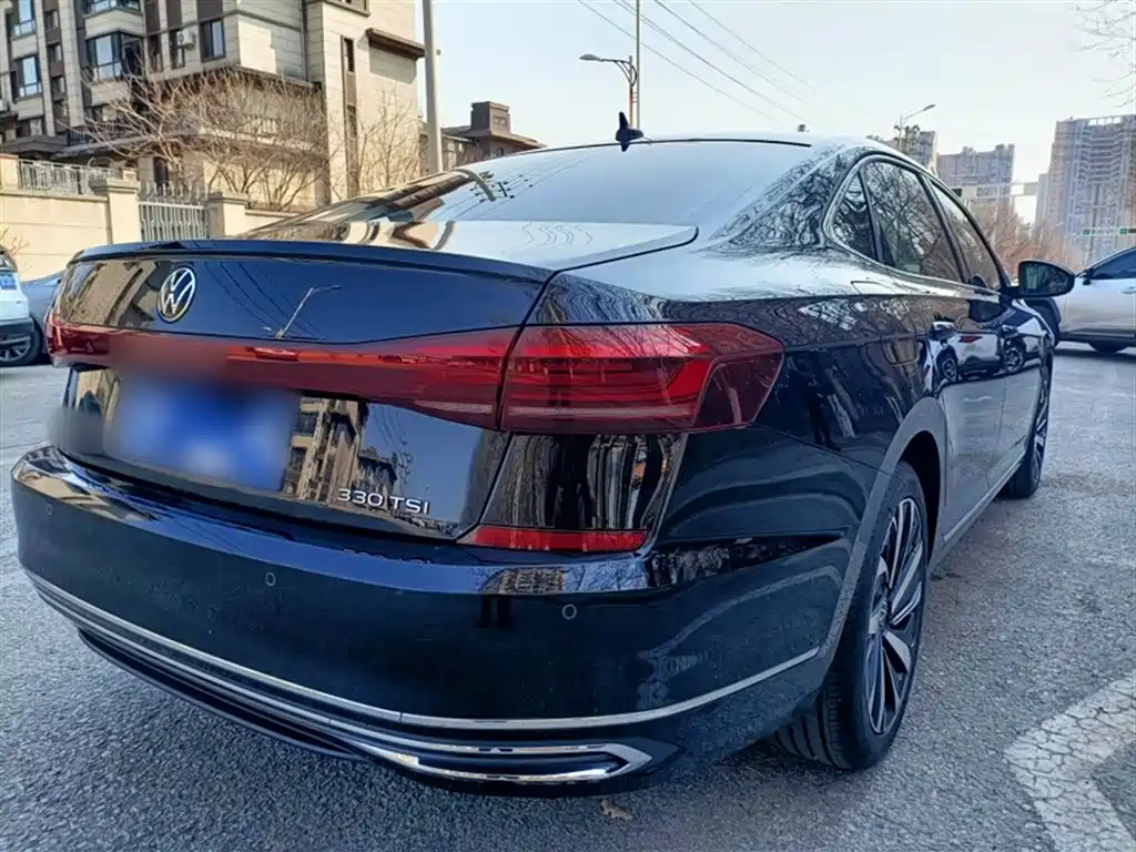 Volkswagen Passat 2022 — фото 10