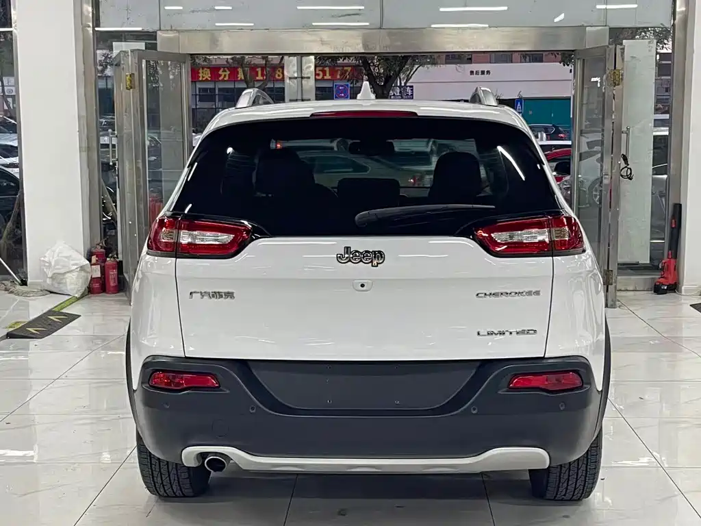 Jeep Cherokee 2020 — фото 4