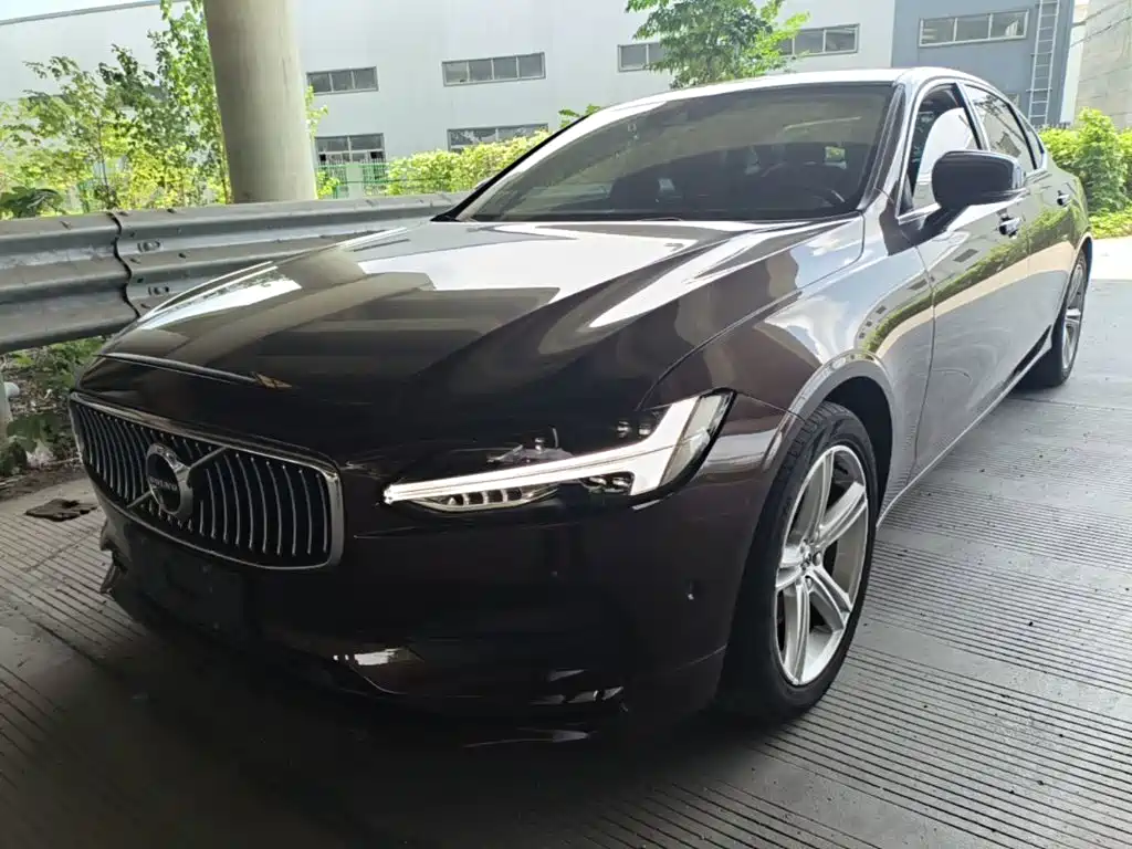 Volvo S90 2017 — фото 1