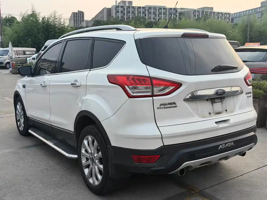 Ford Kuga 2013 — фото 12