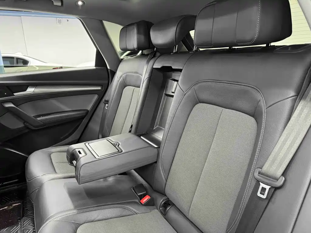 Audi Q5L 2019 — фото 21