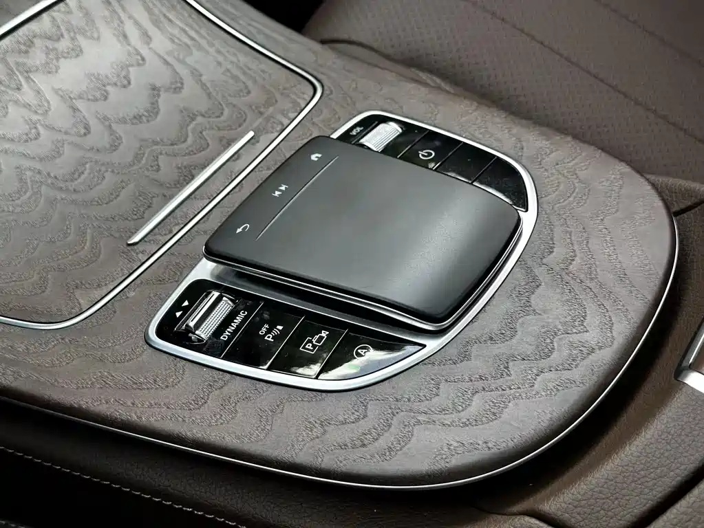 Mercedes-Benz E-Class 2021 — фото 20