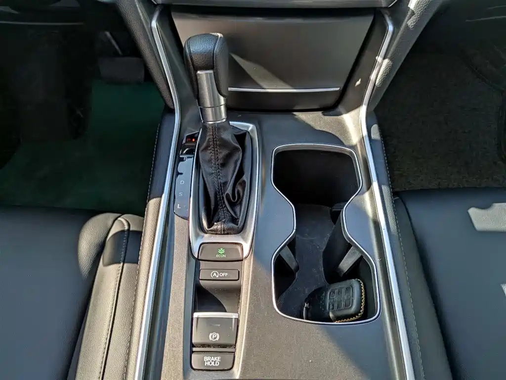 Honda Accord 2018 — фото 14